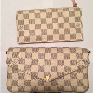 LV Pochette Felicie